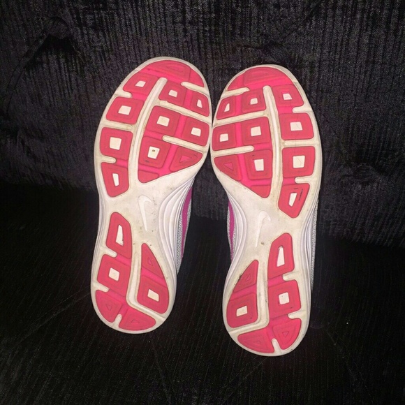 Nikes - Picture 6 of 6